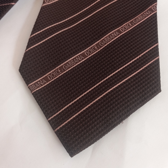 Dolce & Gabbana 100% Silk Peek A Boo Iconic monogram textured tie - Picture 2 of 14